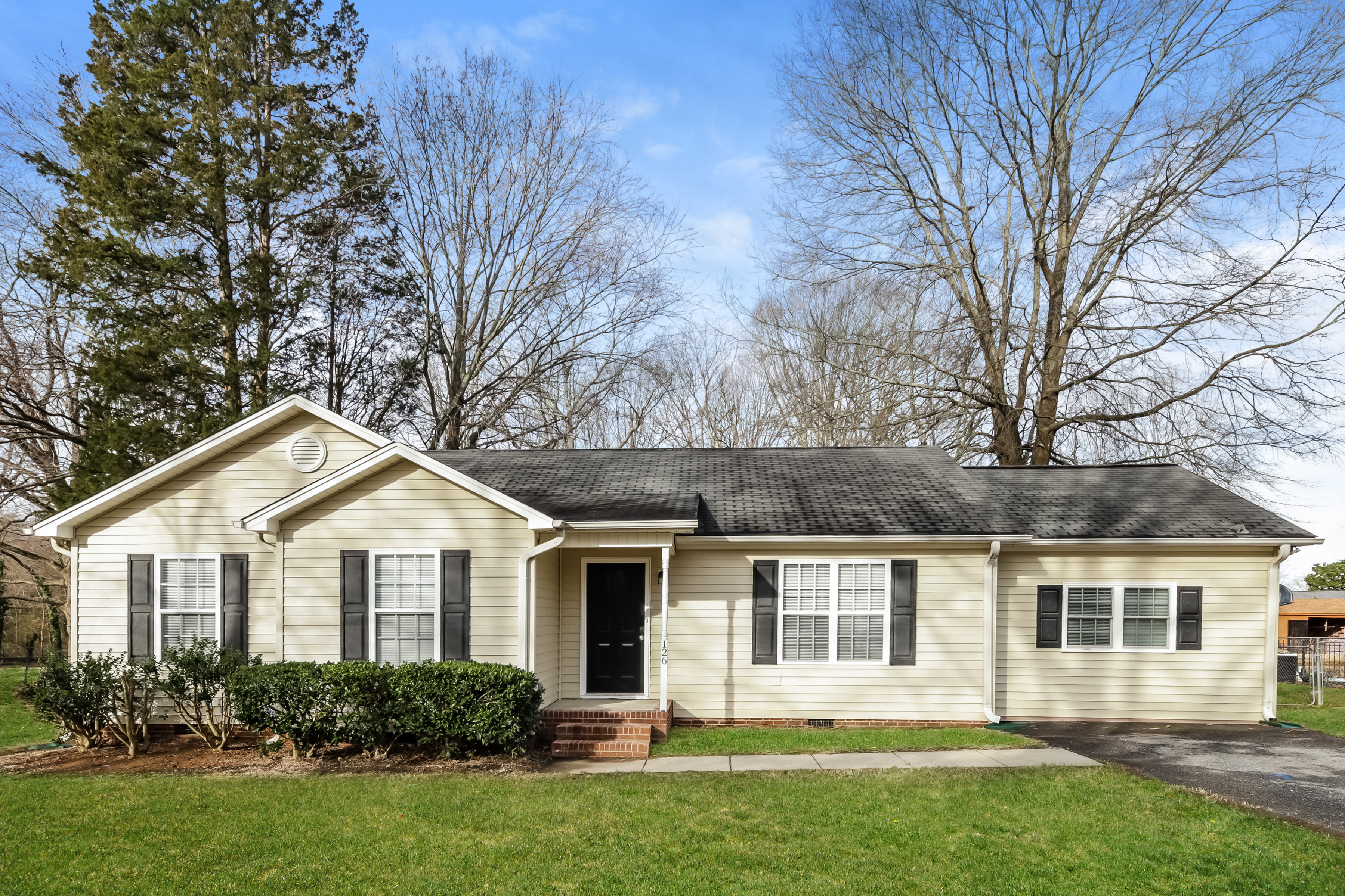 126 MARTINDALE RD Winston-Salem, NC 27107